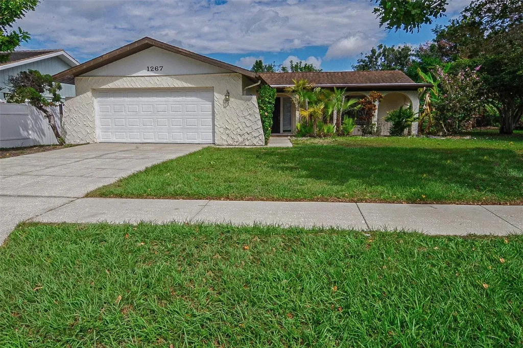1267 Ranchwood Drive E Dunedin FL 34698