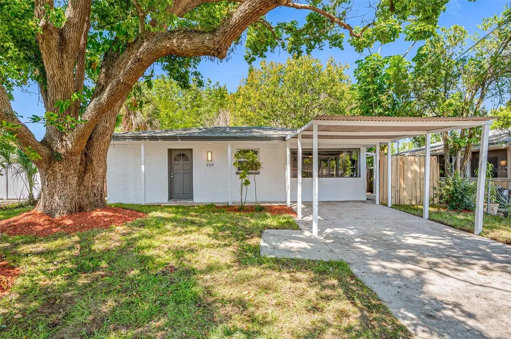 2115 W Skagway Avenue Tampa FL 33604
