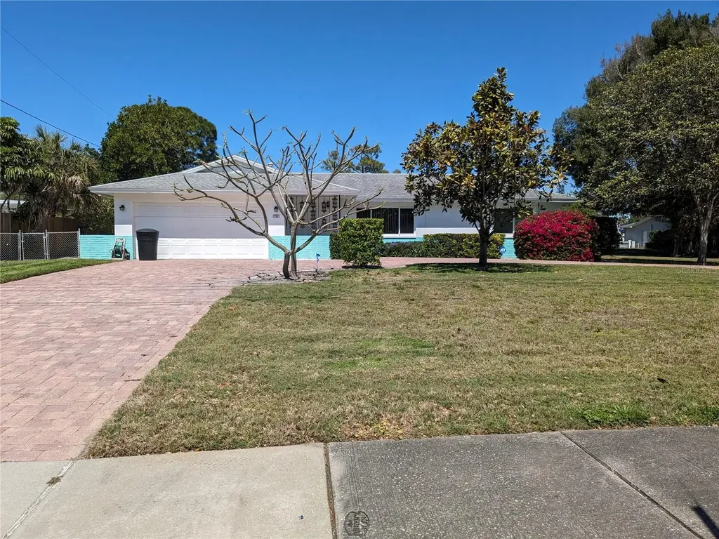 1701 Pinellas Point Drive S St Petersburg FL 33712