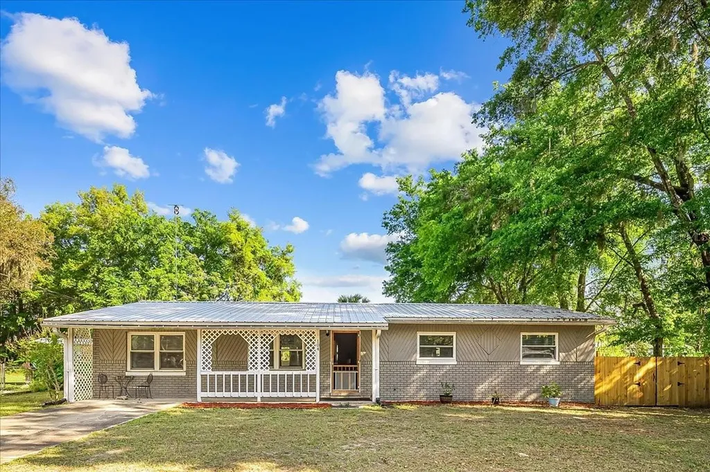 104 Colonial Circle Palatka FL 32177