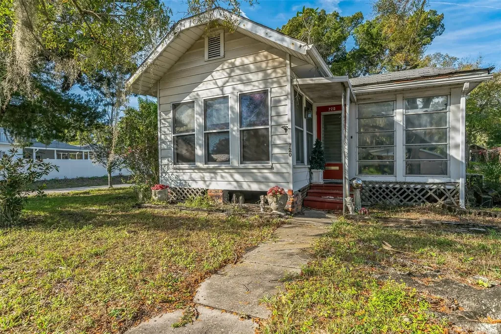 720 26th Street W Bradenton FL 34205