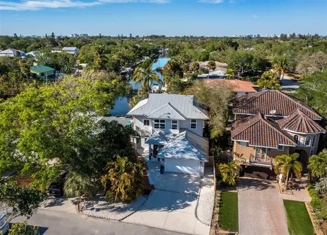 675 Avenida De Mayo Sarasota FL 34242