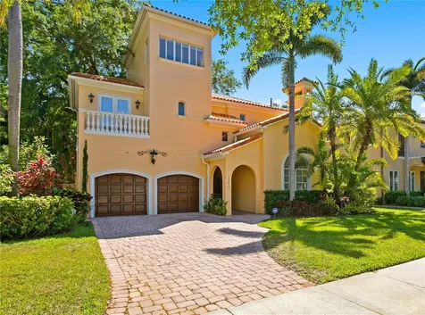 3210 W Fountain Boulevard Tampa FL 33609