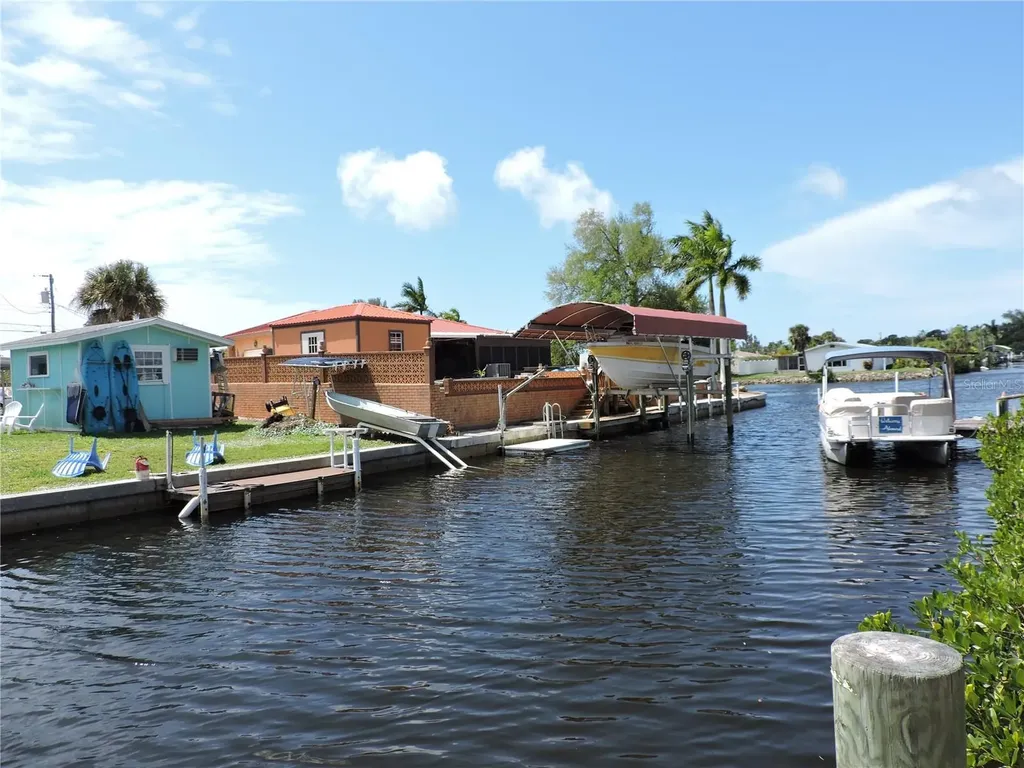 1131 North Lane Englewood FL 34224