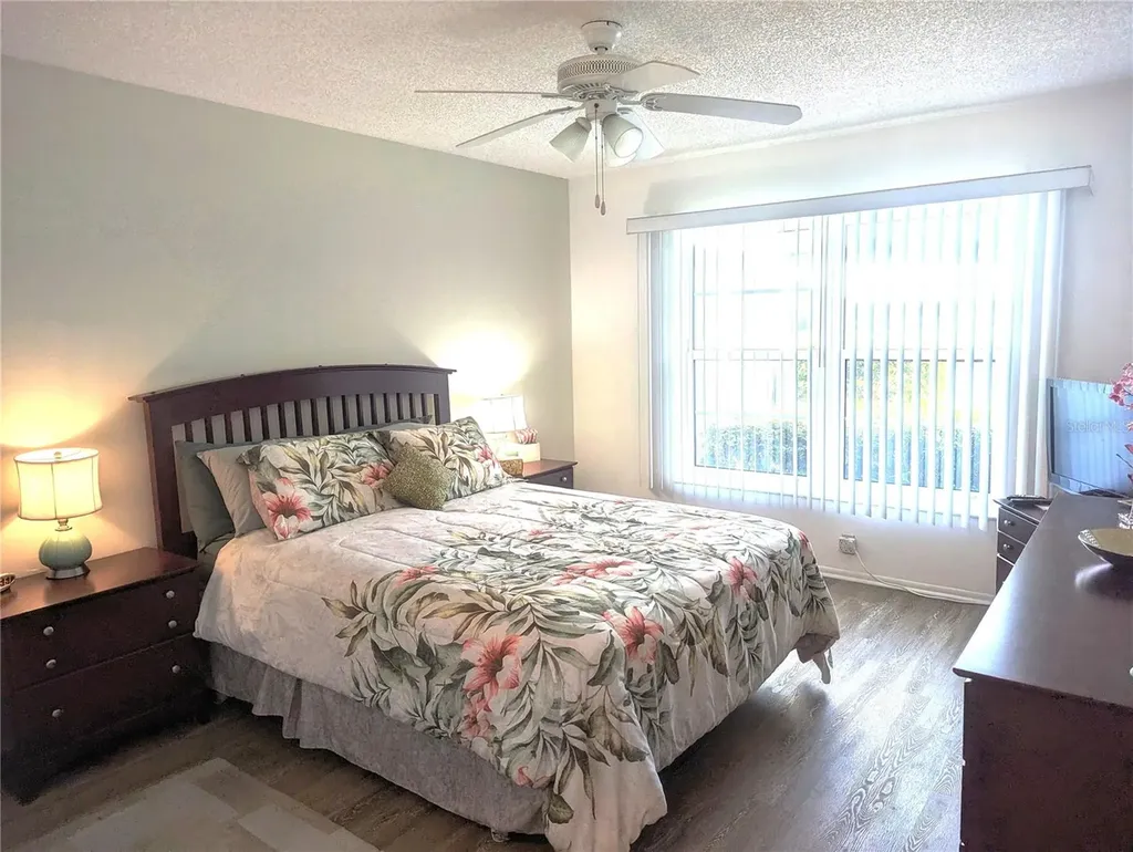5377 Crestlake Boulevard Sarasota FL 34233