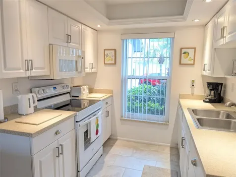 5377 Crestlake Boulevard Sarasota FL 34233
