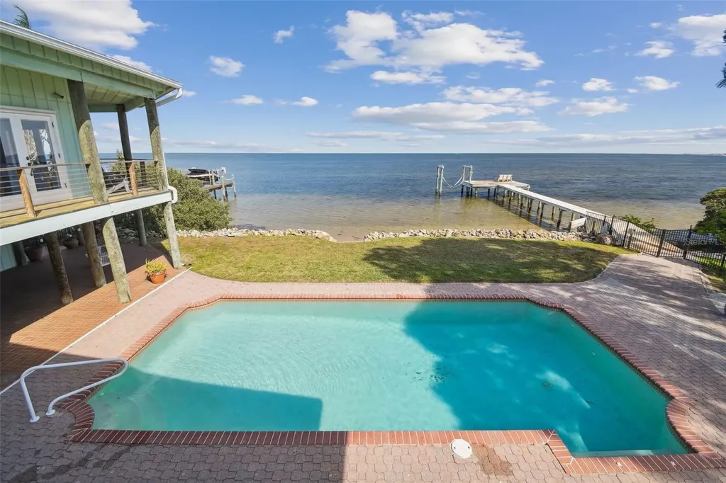 2035 Gulfview Drive Holiday FL 34691