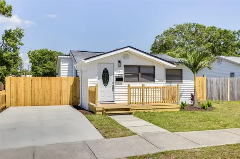 2731 40th Avenue N St Petersburg FL 33714