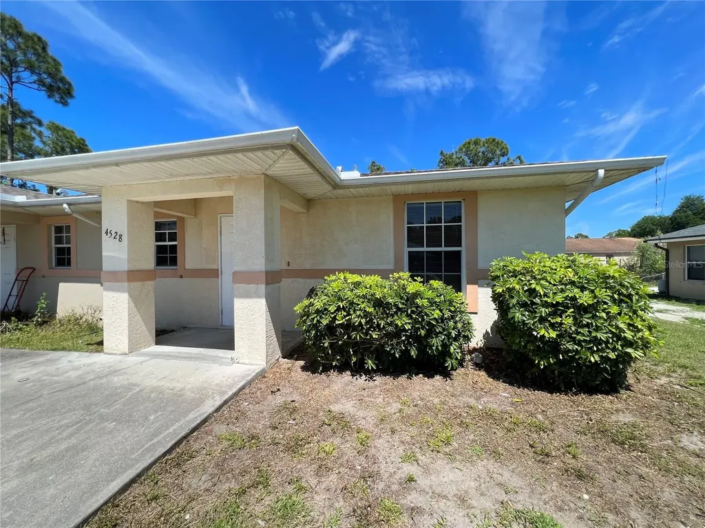 4528-4530 30th Street SW Lehigh Acres FL 33973