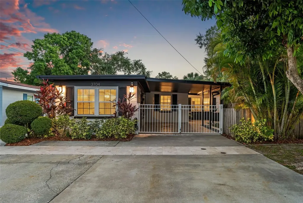 3704 W Oklahoma Avenue Tampa FL 33611