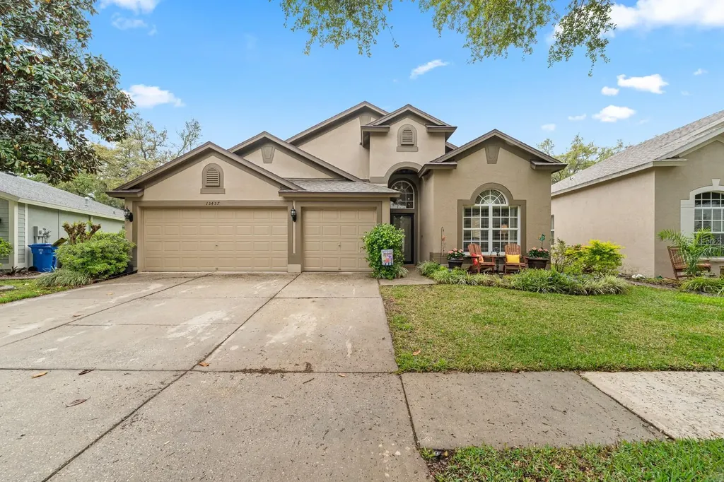 15457 Martinmeadow Drive Lithia FL 33547
