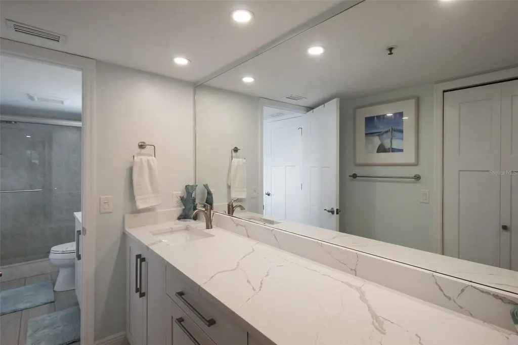 1275 Siesta Bayside Drive Sarasota FL 34242