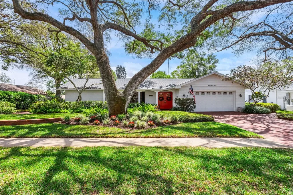 1527 Glen Hollow Lane N Dunedin FL 34698