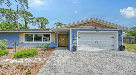 6607 Conetta Drive Sarasota FL 34243