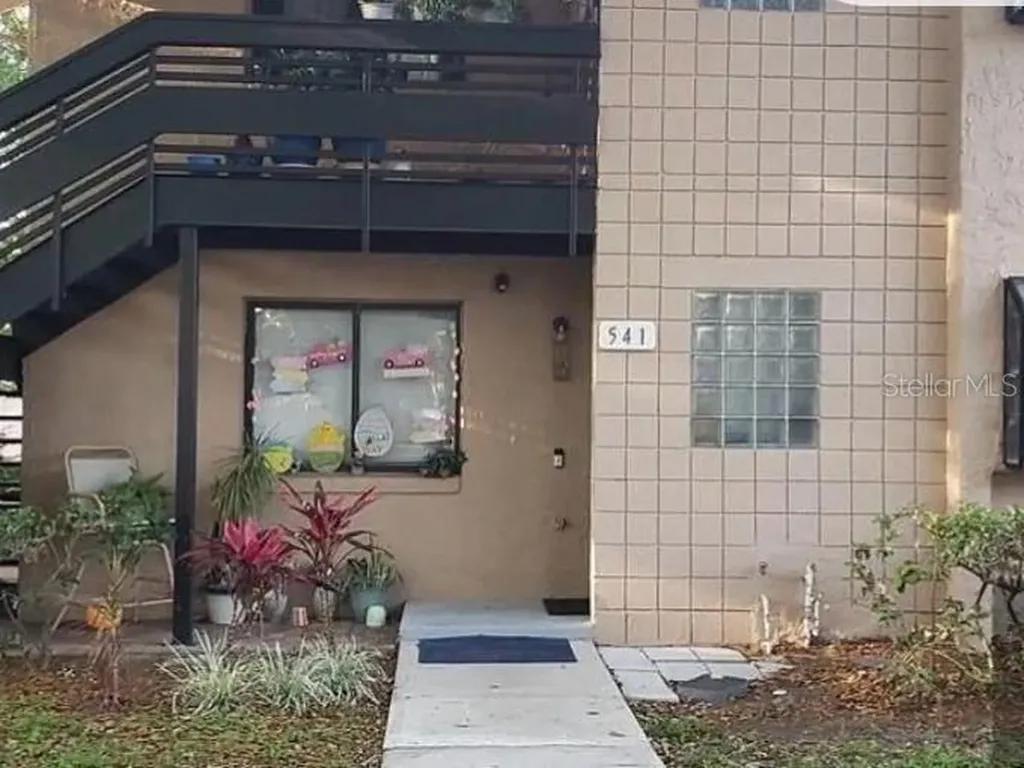 541 Trellis Court Orlando FL 32809
