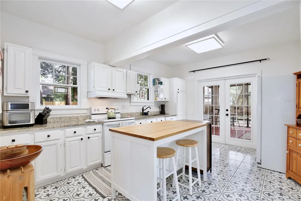 2019 S Park Avenue Sanford FL 32771