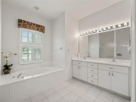 26930 Honeymoon Avenue Leesburg FL 34748