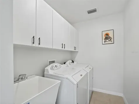 26930 Honeymoon Avenue Leesburg FL 34748