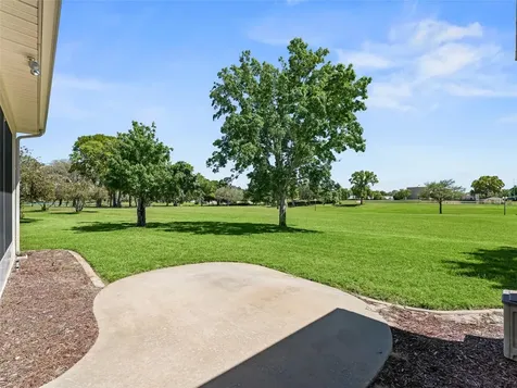 26930 Honeymoon Avenue Leesburg FL 34748