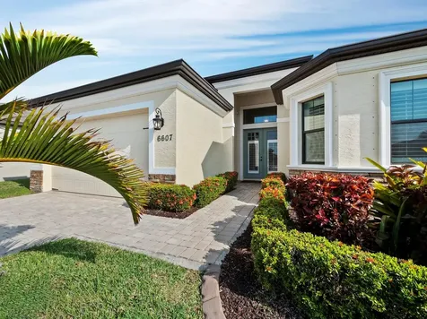 6607 35th Court E Sarasota FL 34243