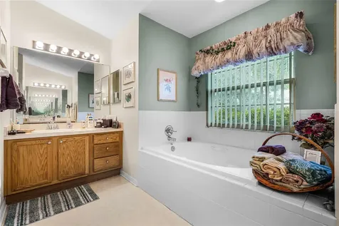 5019 Sawgrass Lake Circle Leesburg FL 34748