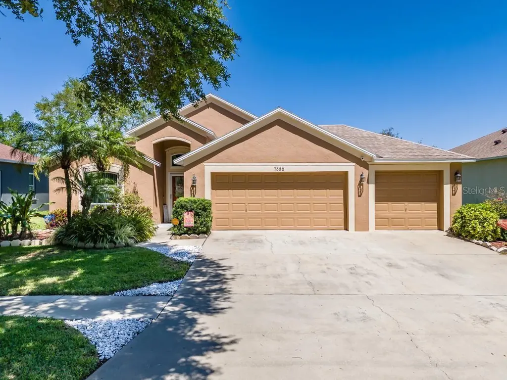 7532 Regents Garden Way Apollo Beach FL 33572