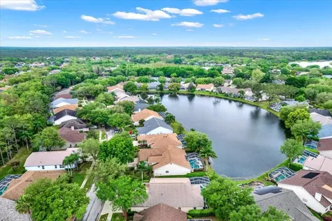 10119 Whisper Pointe Drive Tampa FL 33647