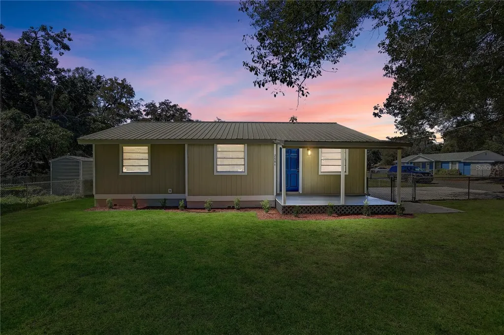 2501 Elm Street Seffner FL 33584