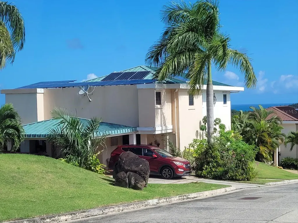 53 Ingenio Street Luquillo PR 00773