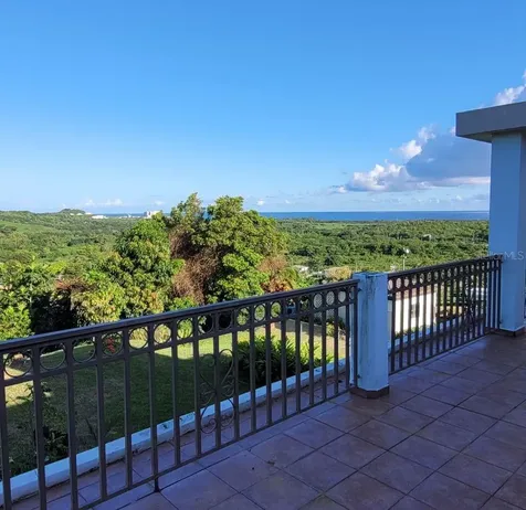 53 Ingenio Street Luquillo PR 00773