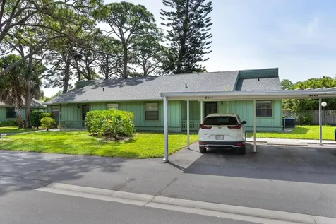 5061 Barrington Circle Sarasota FL 34234