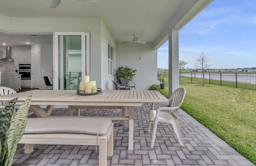 2010 Spring Shower Circle Kissimmee FL 34744