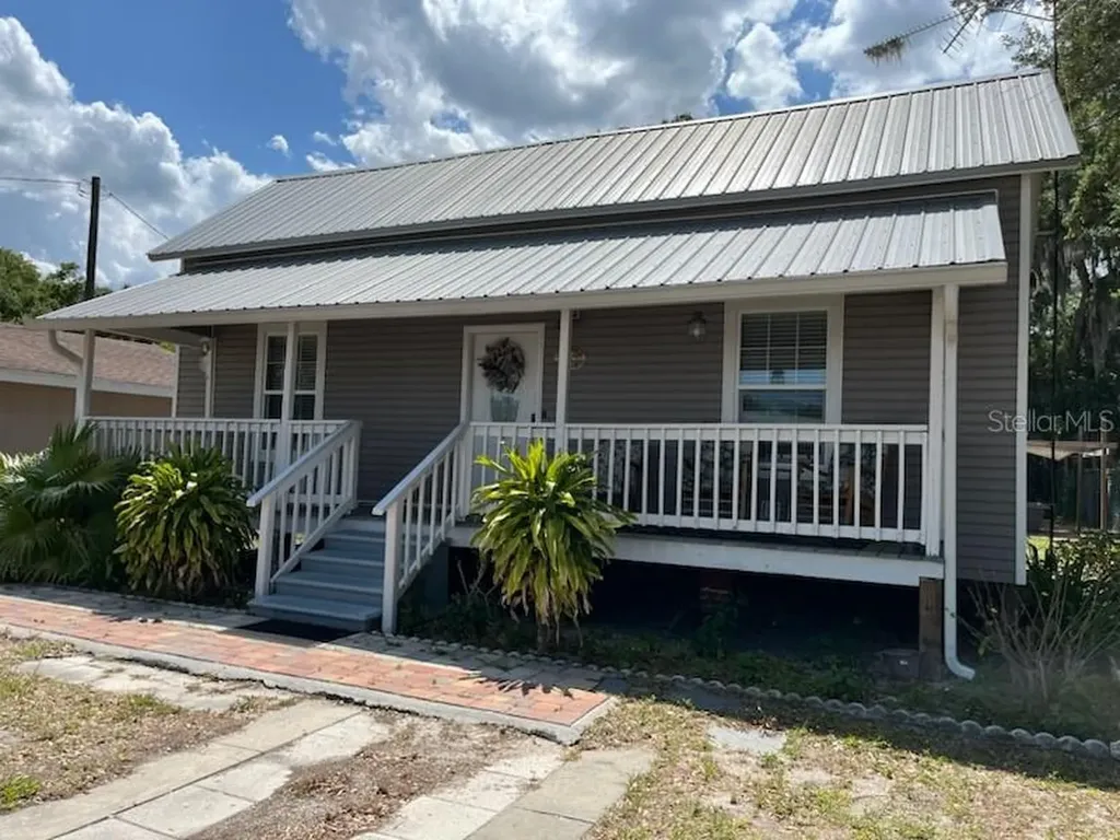 1001 N Palmer Street Plant City FL 33563