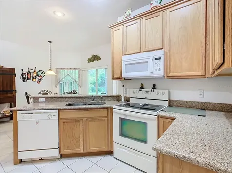 2822 Sweetspire Circle Kissimmee FL 34746