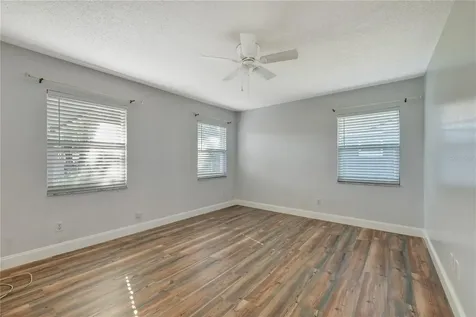 2206 N Warnell Street Plant City FL 33563