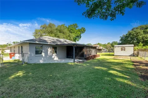 2206 N Warnell Street Plant City FL 33563