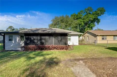 2206 N Warnell Street Plant City FL 33563