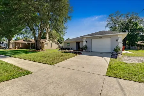 2206 N Warnell Street Plant City FL 33563