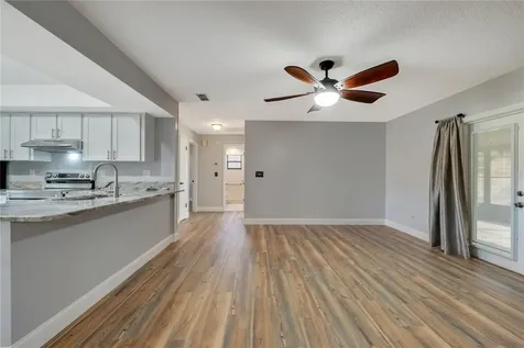 2206 N Warnell Street Plant City FL 33563