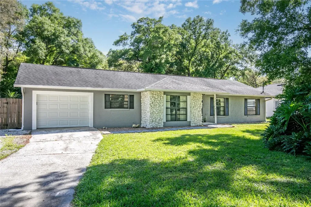 25114 Quaker Ridge Avenue Sorrento FL 32776