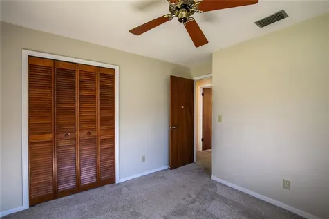 25114 Quaker Ridge Avenue Sorrento FL 32776