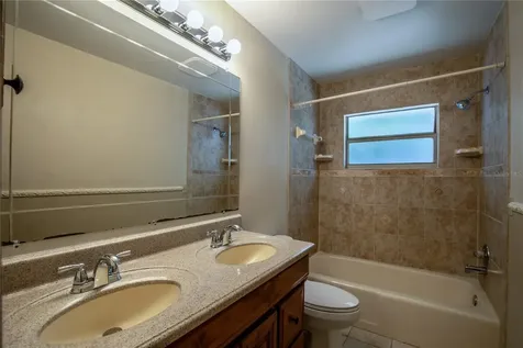 25114 Quaker Ridge Avenue Sorrento FL 32776