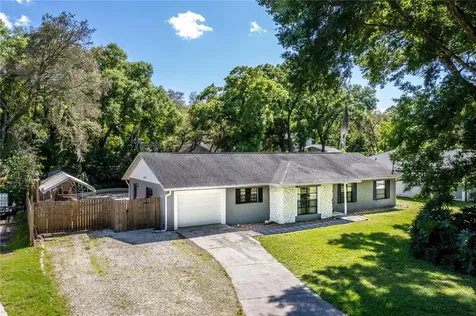 25114 Quaker Ridge Avenue Sorrento FL 32776