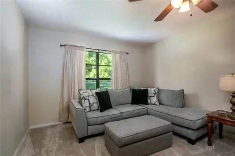 25114 Quaker Ridge Avenue Sorrento FL 32776