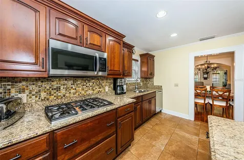 114 19th Avenue NE St Petersburg FL 33704