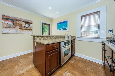 114 19th Avenue NE St Petersburg FL 33704