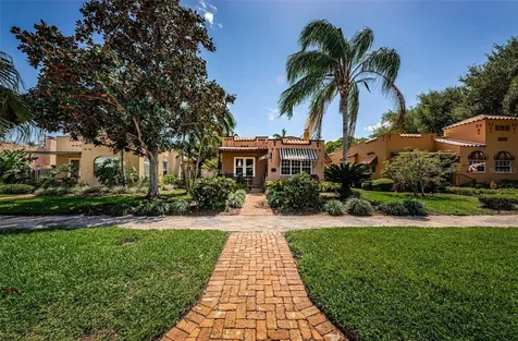 114 19th Avenue NE St Petersburg FL 33704