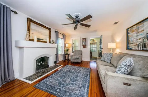114 19th Avenue NE St Petersburg FL 33704