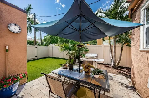 114 19th Avenue NE St Petersburg FL 33704