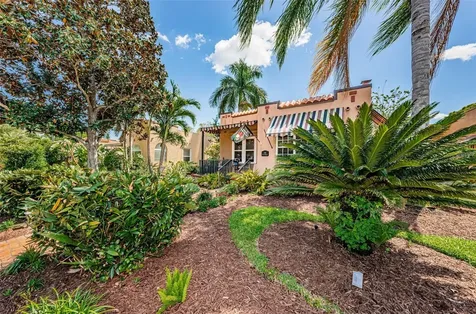 114 19th Avenue NE St Petersburg FL 33704